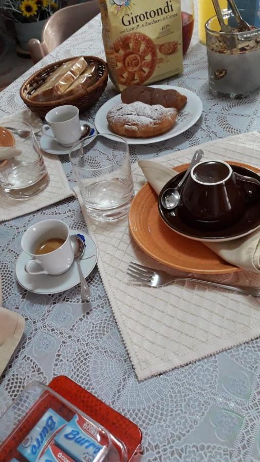 4 Stagioni Acomodação com café da manhã Villasimius Exterior foto