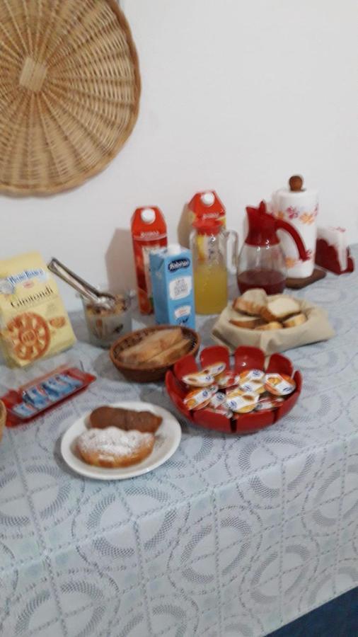 4 Stagioni Acomodação com café da manhã Villasimius Exterior foto