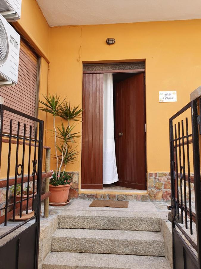 4 Stagioni Acomodação com café da manhã Villasimius Exterior foto