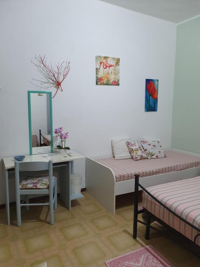 4 Stagioni Acomodação com café da manhã Villasimius Exterior foto
